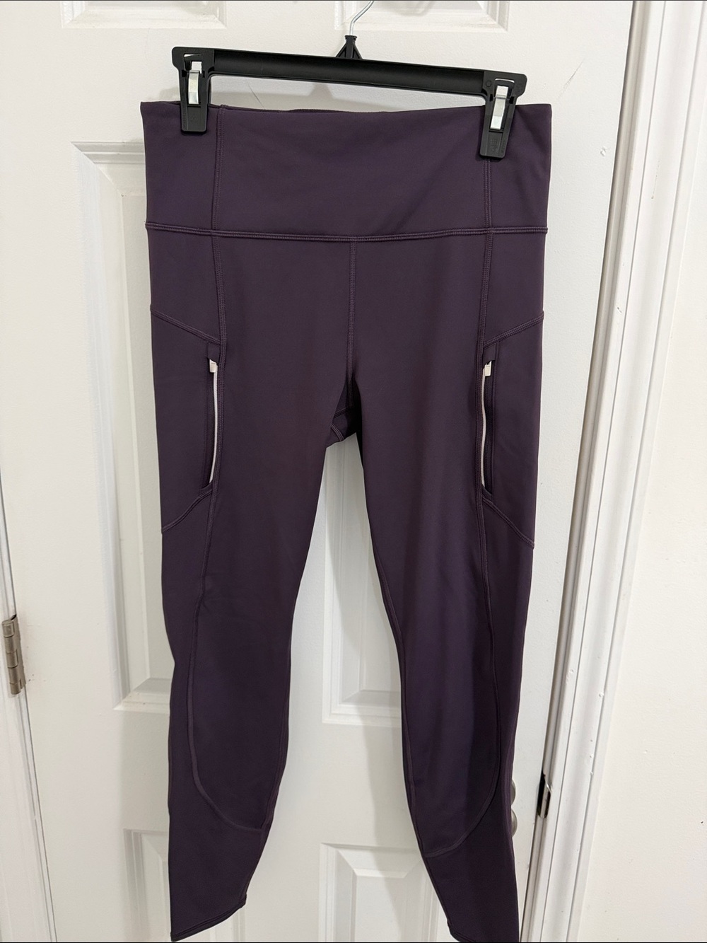 Athleta Plum Purple High-Rise Leggings with Side Zipper Pockets Size Medium